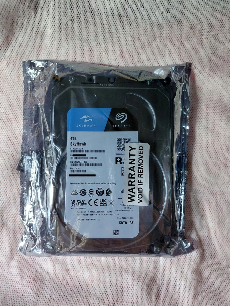 미개봉 Seagate SkyHawk HDD 4TB 5400/256M 이미지
