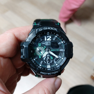 카시오 G-SHOCK GA-1100 모델입니다. 이미지