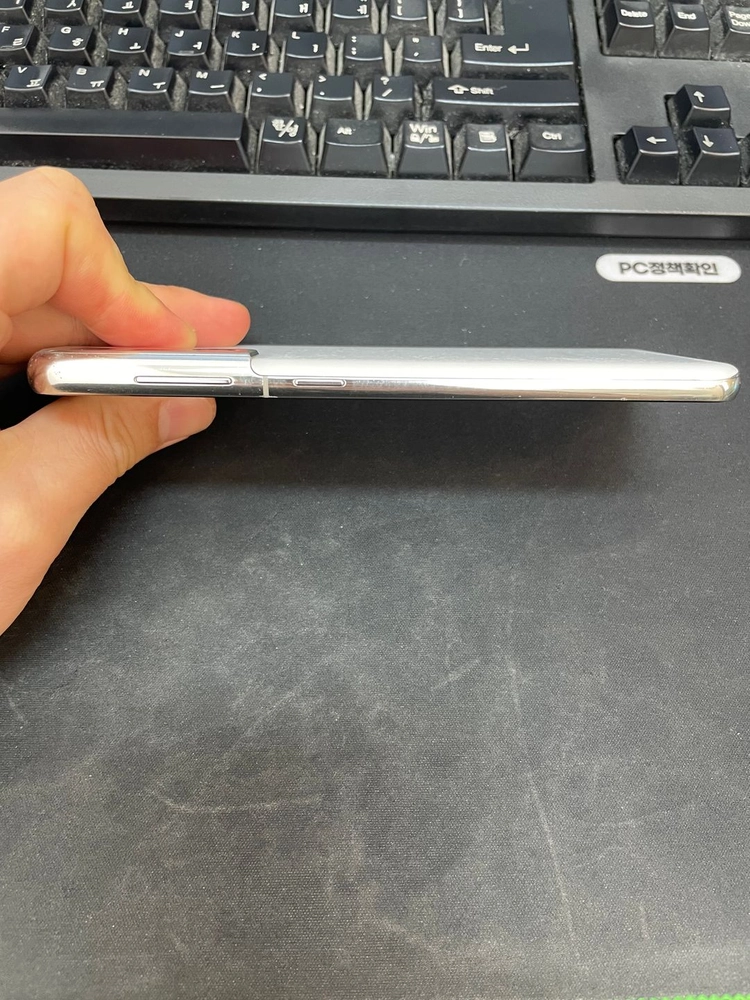 갤럭시S21 화이트 256GB 상태좋은 중고22만1000원팝니다 이미지