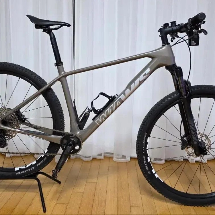 위아위스 엘나스 익스퍼트 C1. 카본 MTB - 안심되는 중고거래