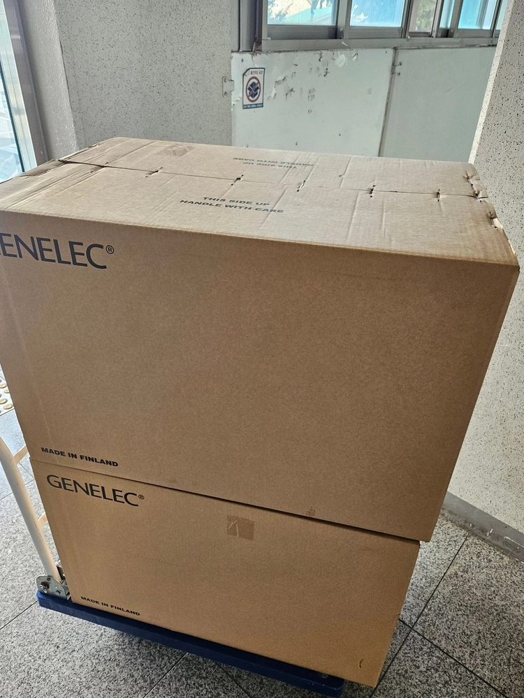 GENELEC 제네렉 8361AM(블랙) 풀세트 1조 판매 (8361 전용스탠드+GLM KIT+9310BM 포함) 이미지