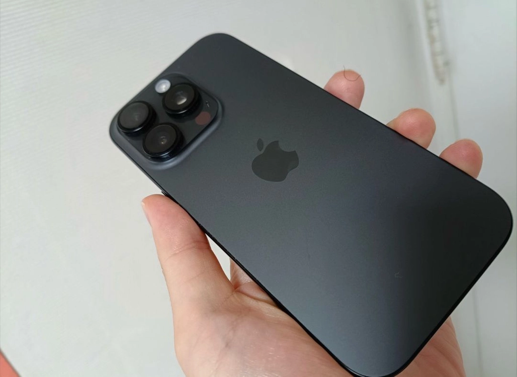 아이폰16프로 블랙 256gb 애캐플 포함 (16pro그레이) 이미지