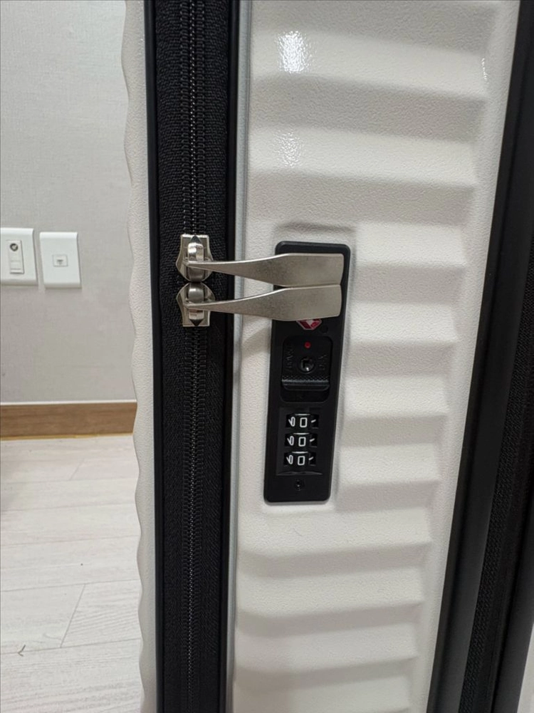 (새상품)Tanit 기내용확장형 USB충전 캐리어 24인치 화이트 이미지