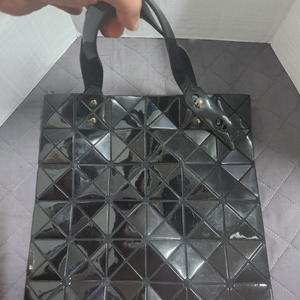 삼각형 패턴 토트백 바오바오 이미지