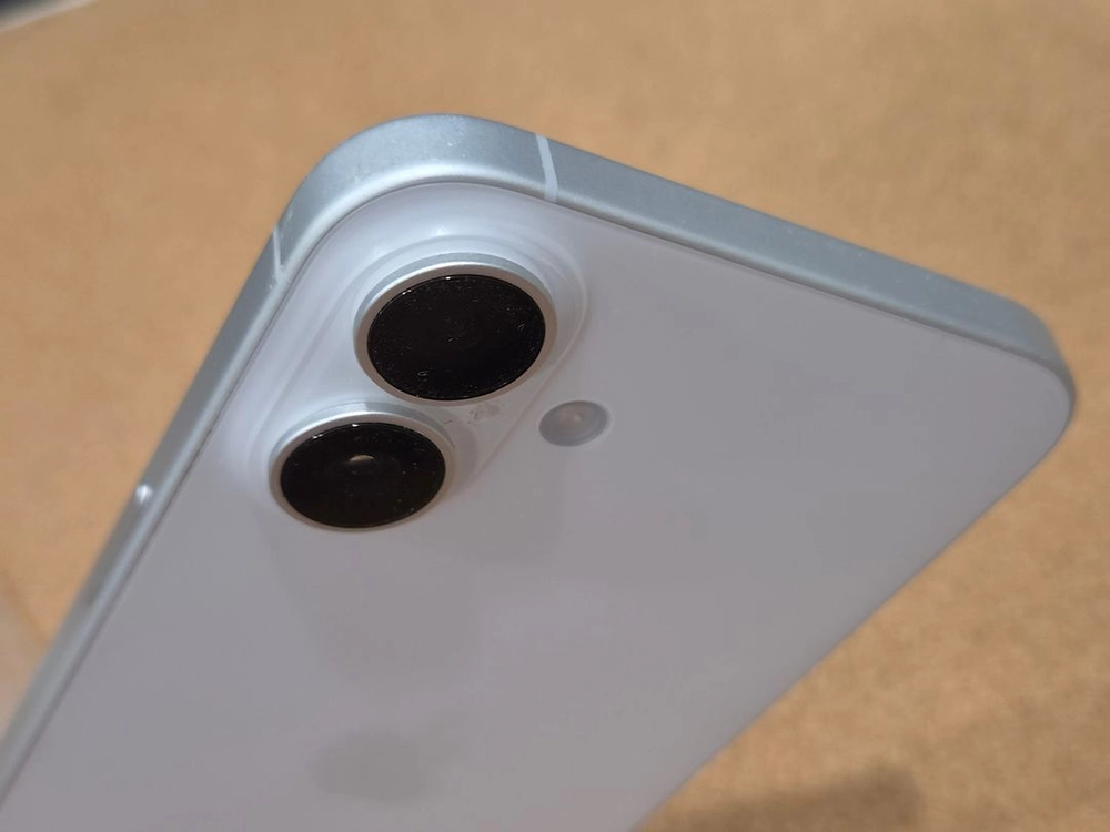 애플 아이폰 16 플러스 256GB 화이트 이미지