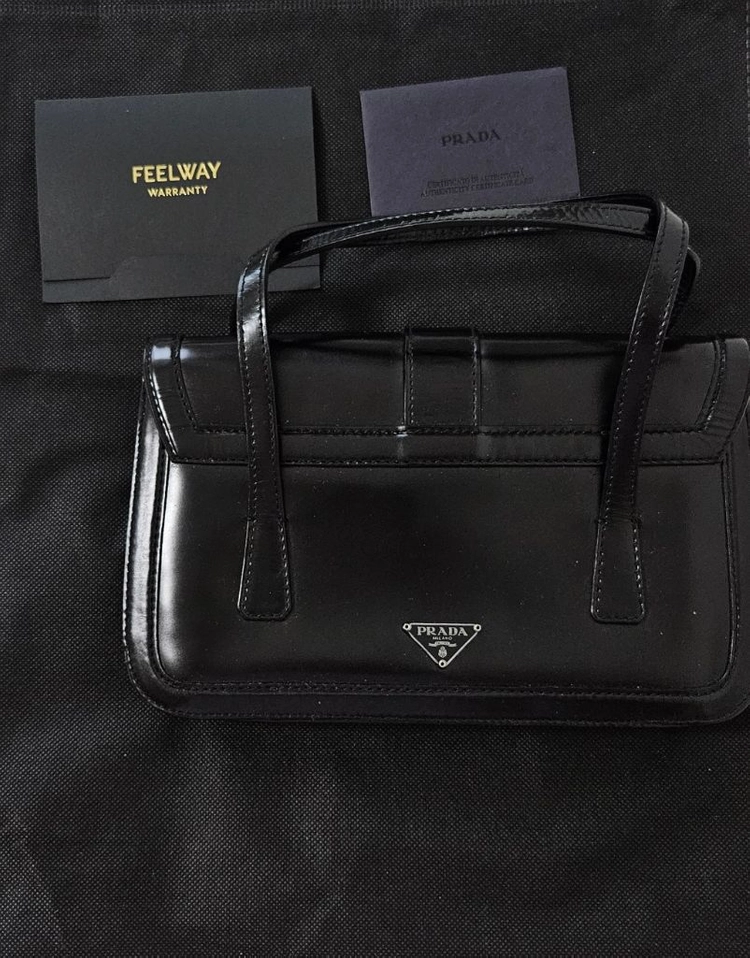 PRADA 프라다 토트백 이미지