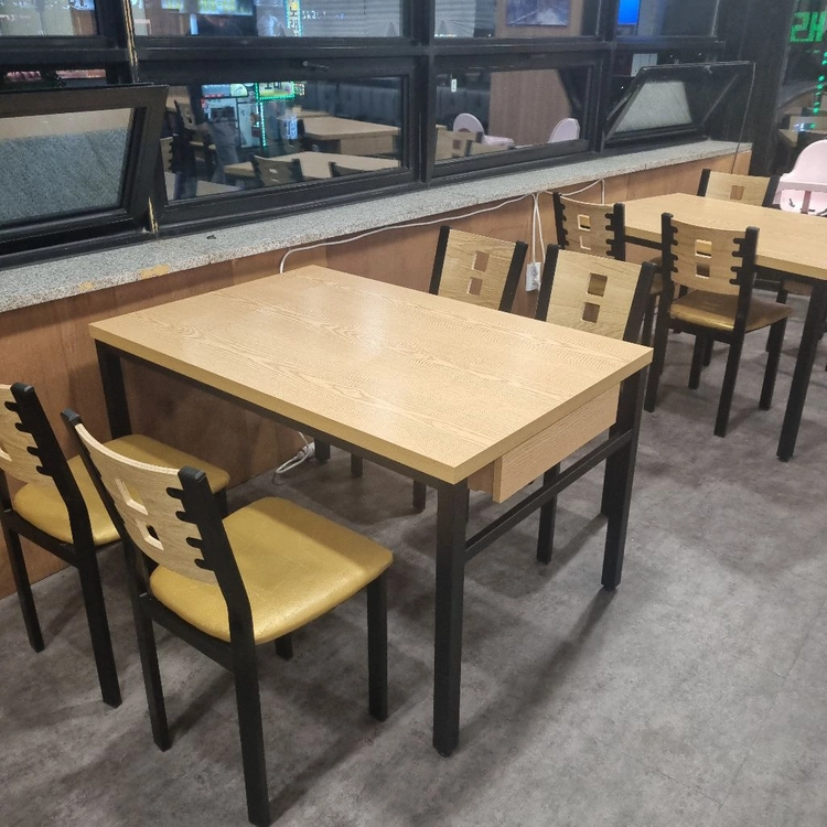 식당 4인용 식탁의자세트 이미지