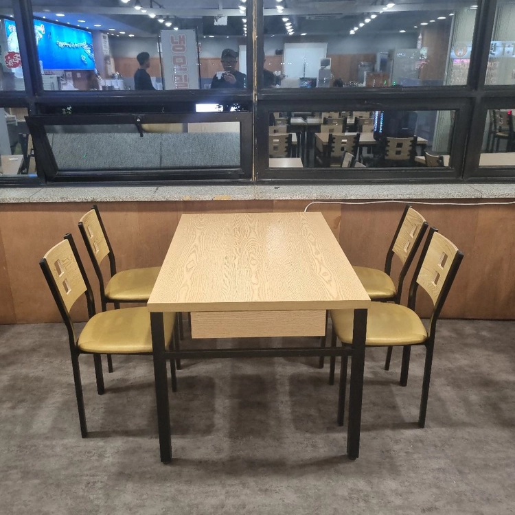 식당 4인용 식탁의자세트 이미지
