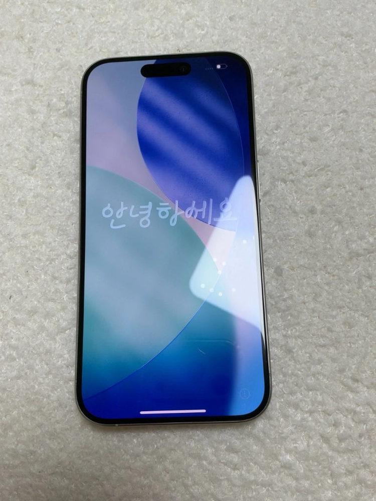 아이폰15프로 256기가 화이트색상 이미지
