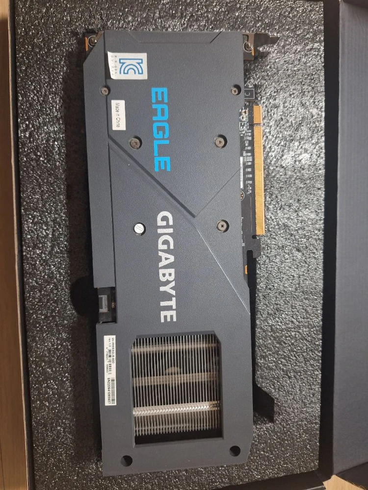 라데온 RX 6600 그래픽카드 이미지