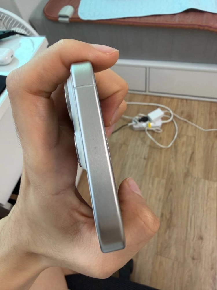 제목: 아이폰 15 프로 실버 128GB 무기스 무하자 S급 (배터리 87% / 단품) 이미지