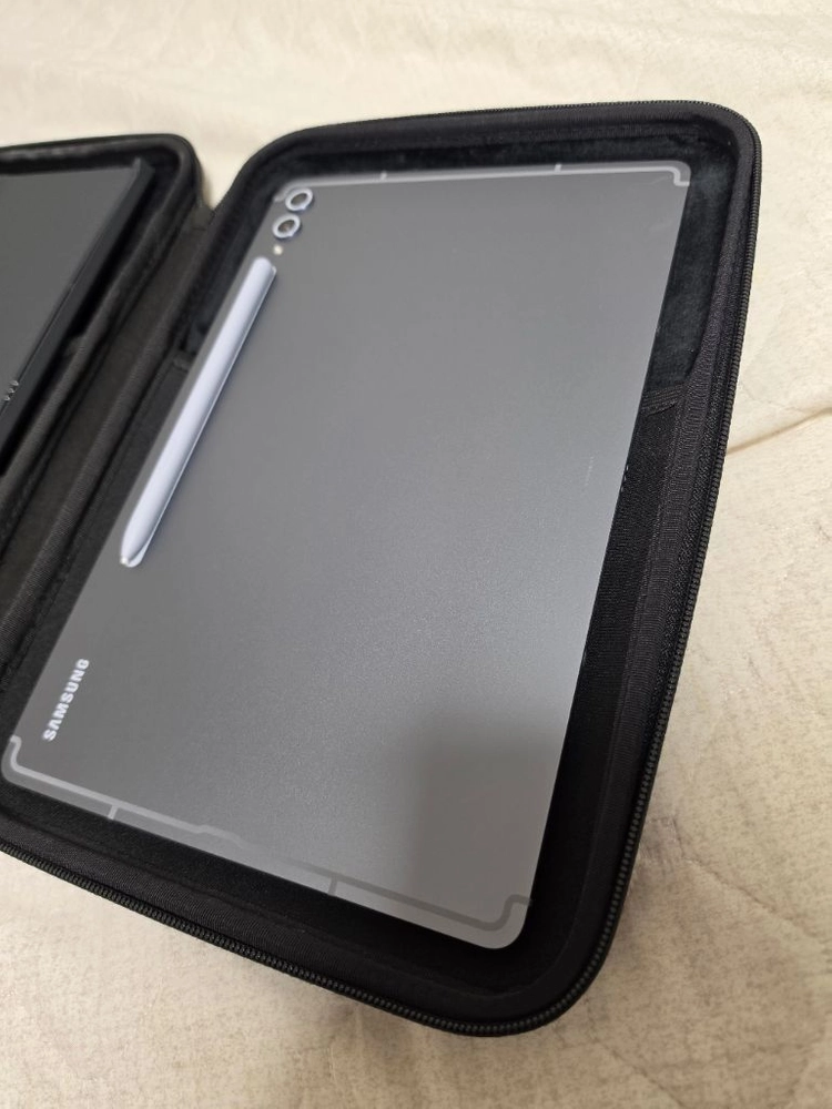 갤럭시 탭 S10+ Wi-Fi 문스톤그레이 512GB (SM-X820NZAEKOO) + 삼성 정품 키보드 북커버 이미지