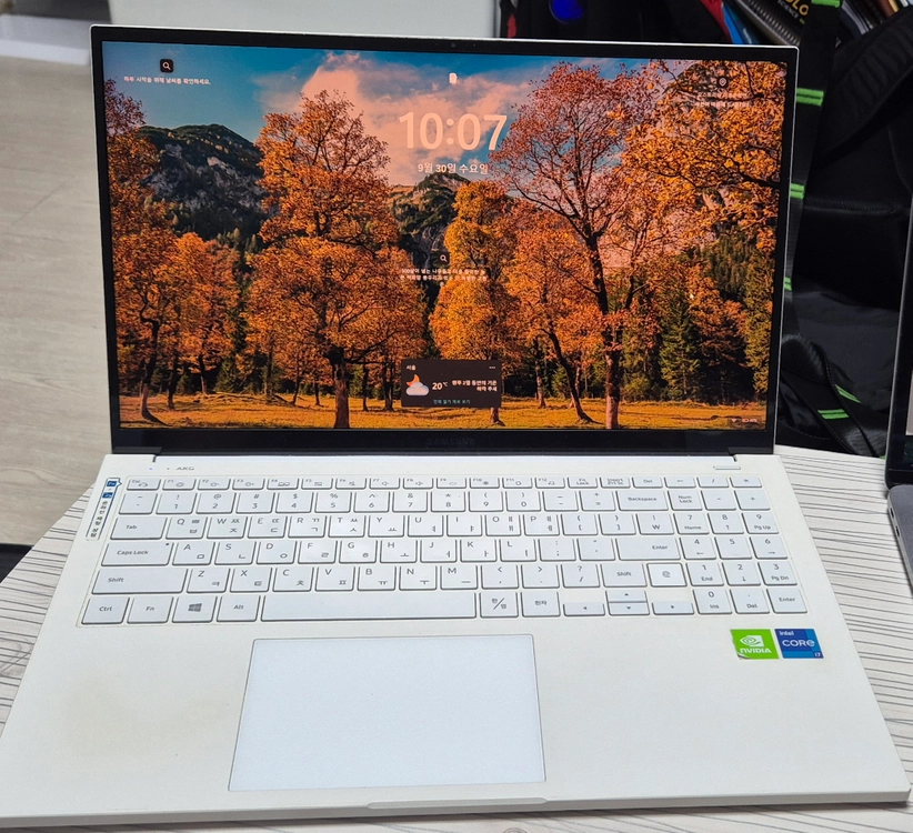 삼성 갤럭시북 이온2 NT950XDA, i7, MX450, 램 16GB, SSD 512GB 부착 이미지