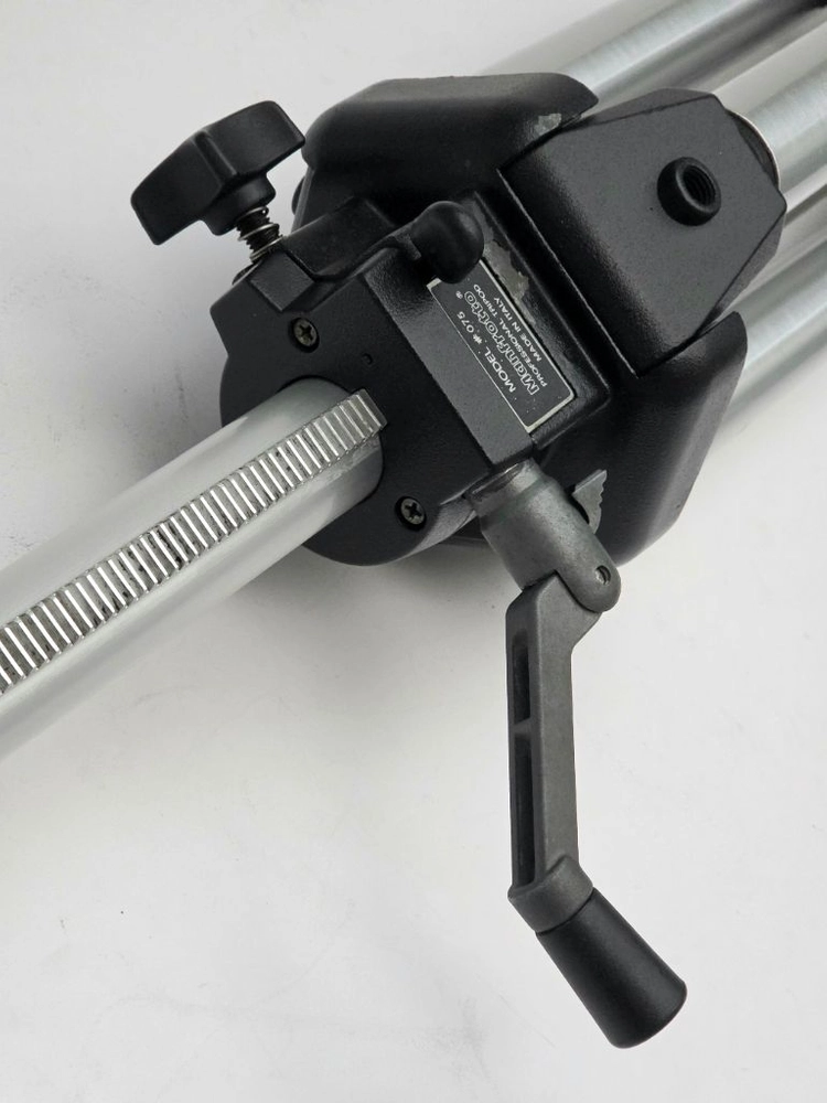 맨프로토 Manfrotto 075 대형 카메라 삼각대 이미지