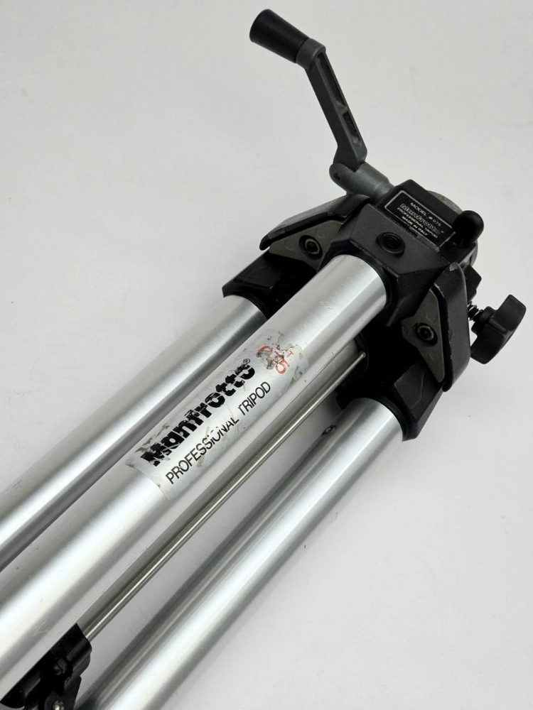 맨프로토 Manfrotto 075 대형 카메라 삼각대 이미지