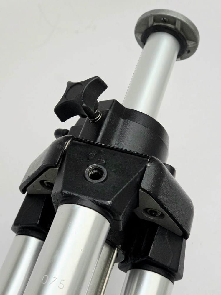 맨프로토 Manfrotto 075 대형 카메라 삼각대 이미지