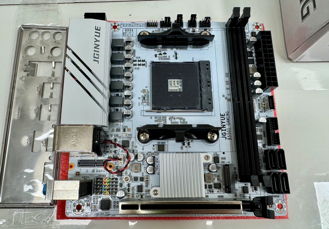 JGINYUE B550i GAMING AM4 메인보드 이미지