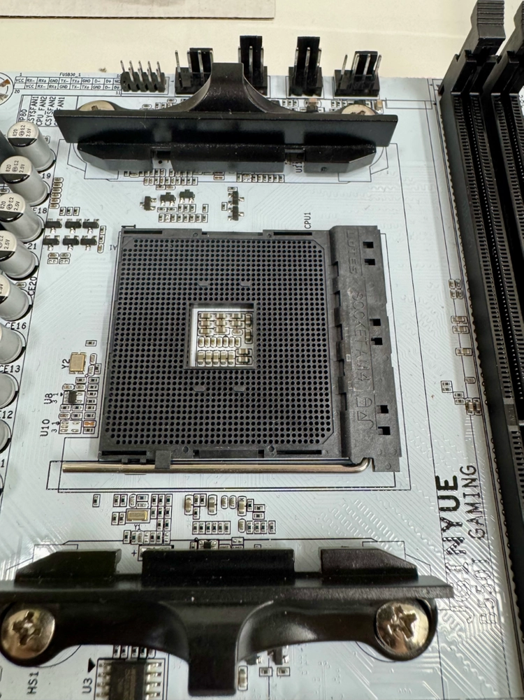 JGINYUE B550i GAMING AM4 메인보드 이미지