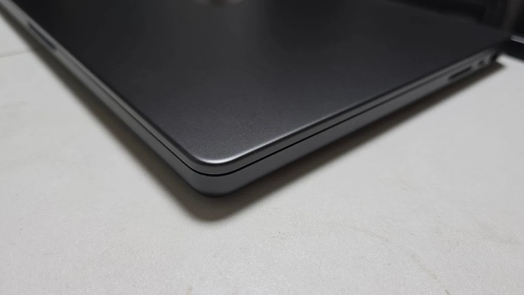 맥북프로 m3pro 14인치 18G 1T 이미지