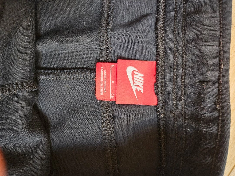 나이키 테크팩 s사이즈바지 판매해요 이미지