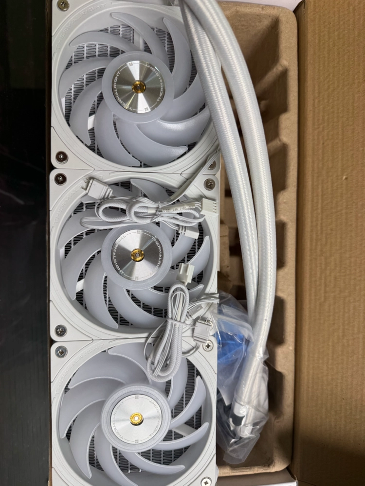 써멀라이트Thermalright FROZEN HORIZON 360 WHITE ARGB 수랭쿨러 이미지