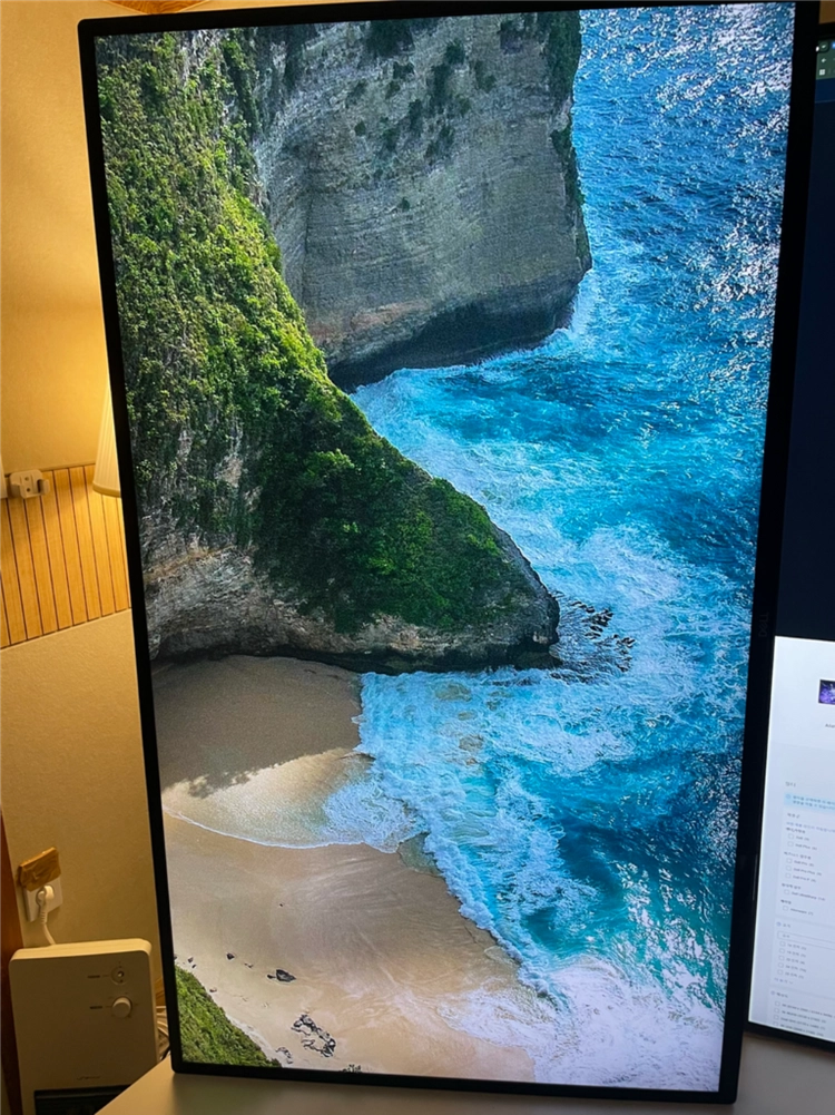 Dell U4323qe 90만원에 팝니다. - 안심되는 중고거래