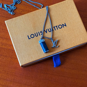 루이비통 LOUIS VUITTON 모노그램 이클립스 참스 목걸이풀구성 판매 이미지