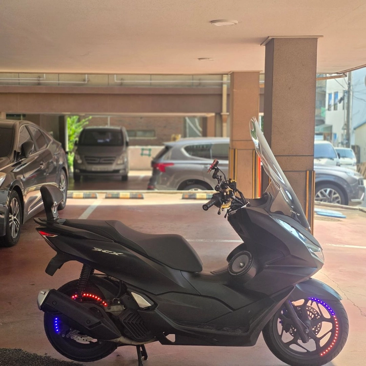 7_21년식 pcx125 abs 불바퀴 스피커튜닝 판매합니다 이미지