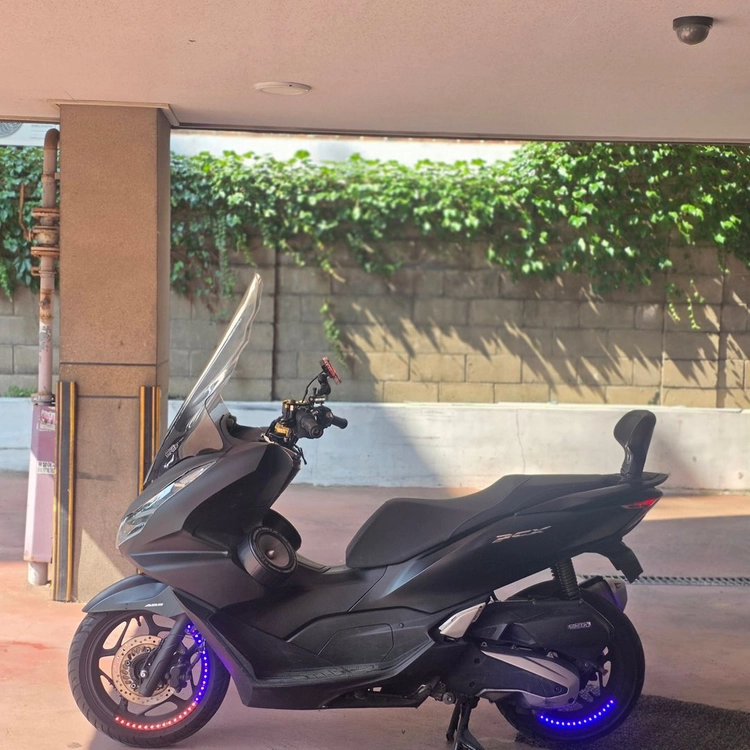 7_21년식 pcx125 abs 불바퀴 스피커튜닝 판매합니다 이미지