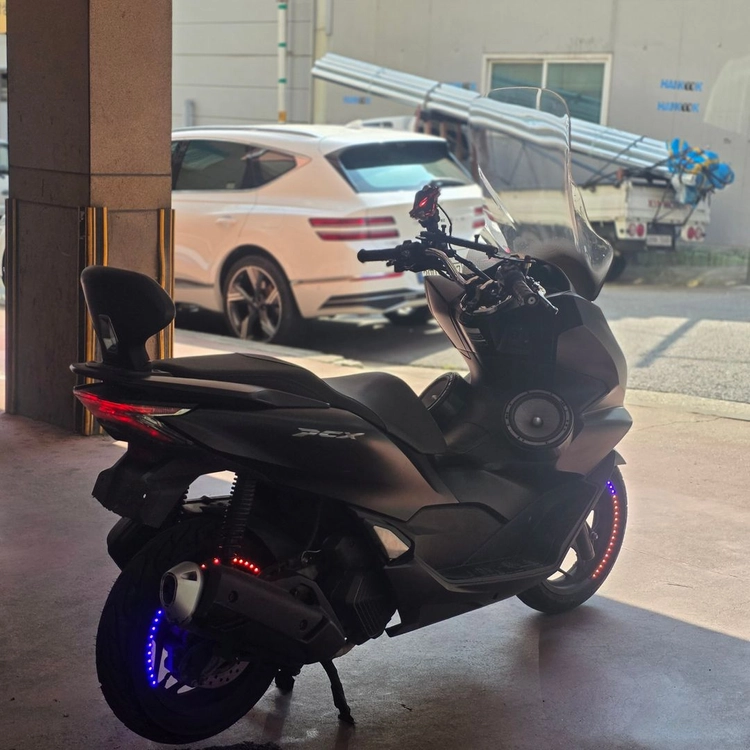 7_21년식 pcx125 abs 불바퀴 스피커튜닝 판매합니다 이미지