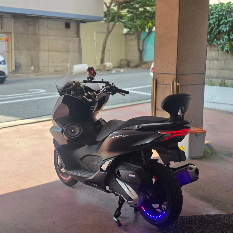7_21년식 pcx125 abs 불바퀴 스피커튜닝 판매합니다 이미지