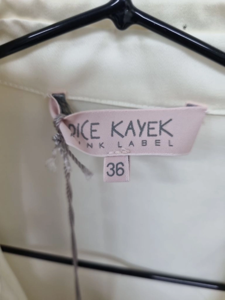 [디체 카약 DICE KAYEK] 핑클레이블 프릴 타이 셔츠 블라우스 이미지