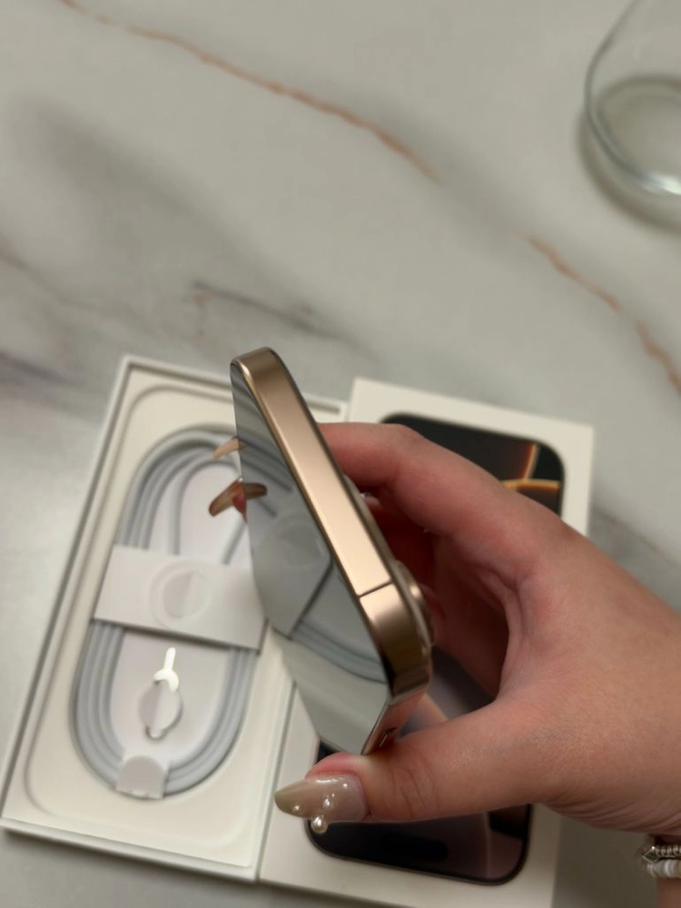 아이폰 16pro 데저트티타늄 256GB 풀박 이미지