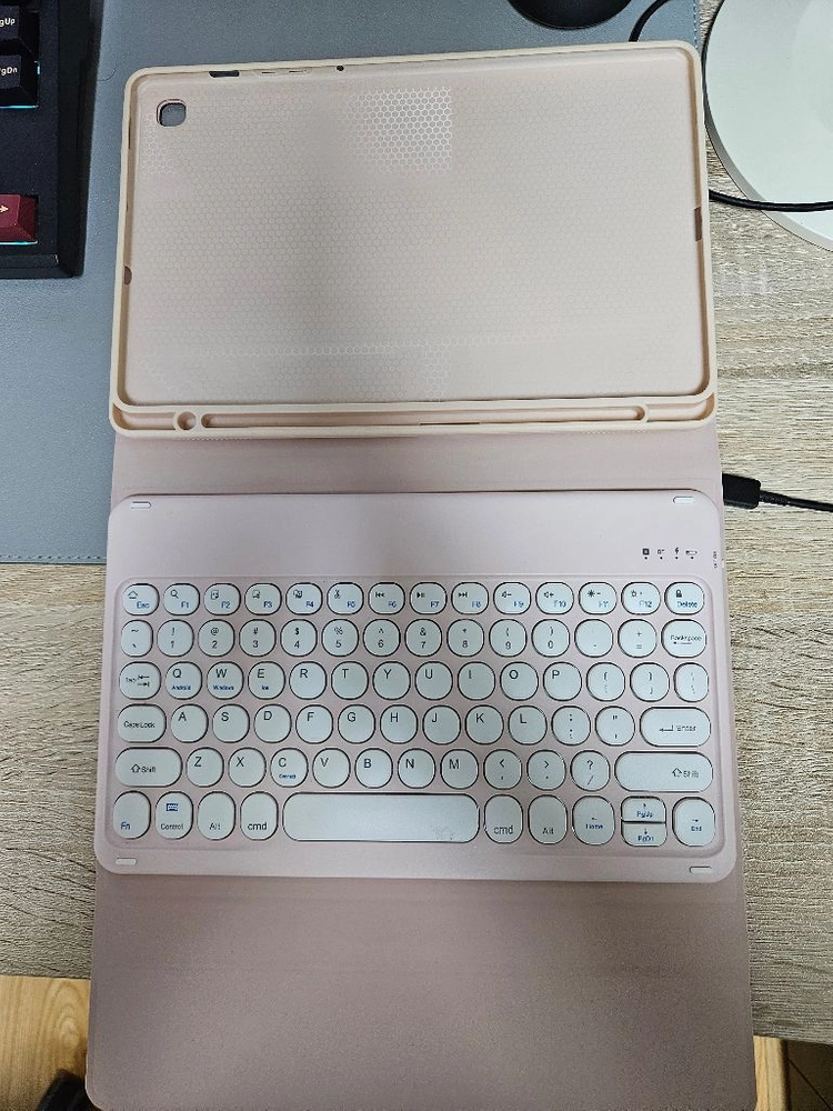 갤럭시탭 s6 lite 북커버+블루투스 키보드 판매합니다. 이미지