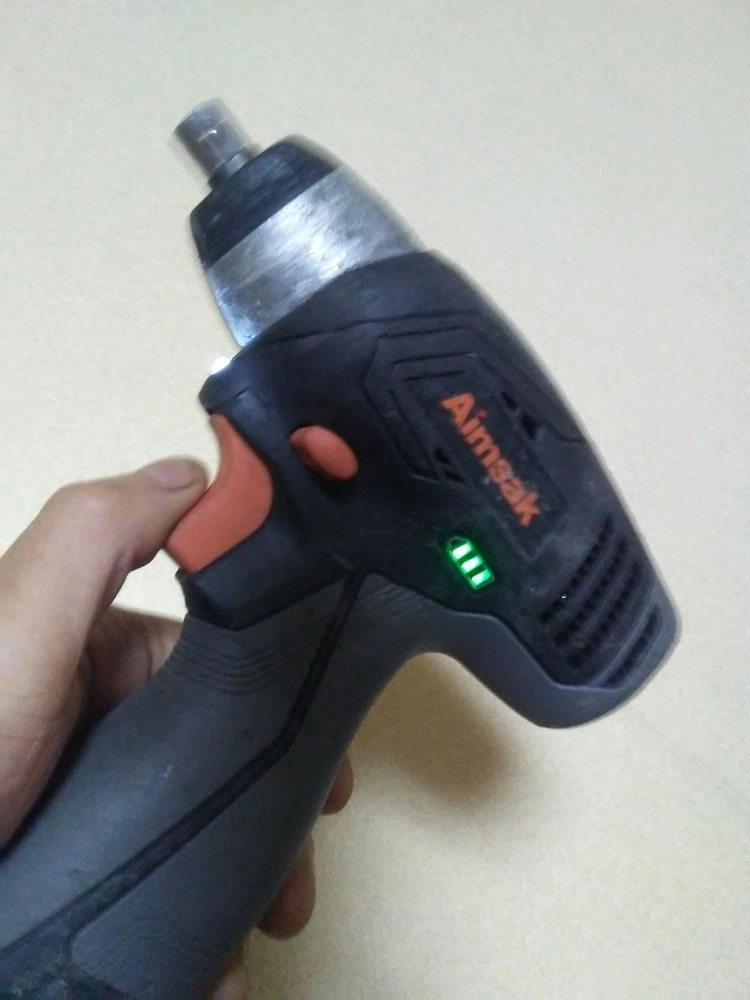 아임삭 14.4v 임팩렌치 AW414Q + 배터리 이미지