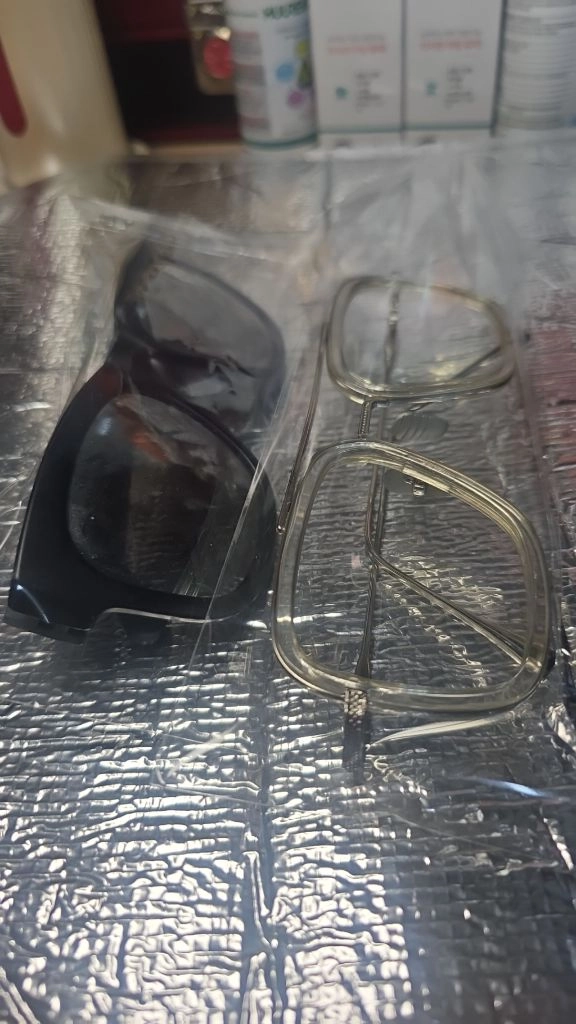 국산선그라스와안경테 이미지