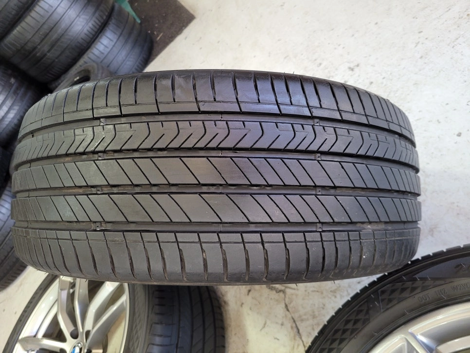BMW G30 5시리즈 662M 18인치 순정품휠타이어 한대분 이미지