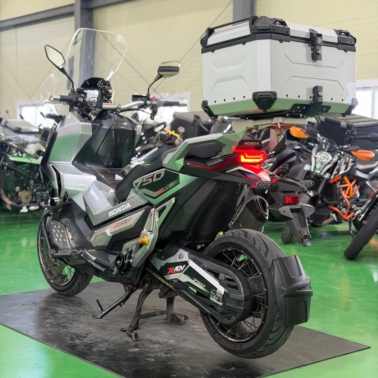 혼다 x-adv750 18년식 뗴르 머플러 구변o 스쿠터 판매합니다 이미지