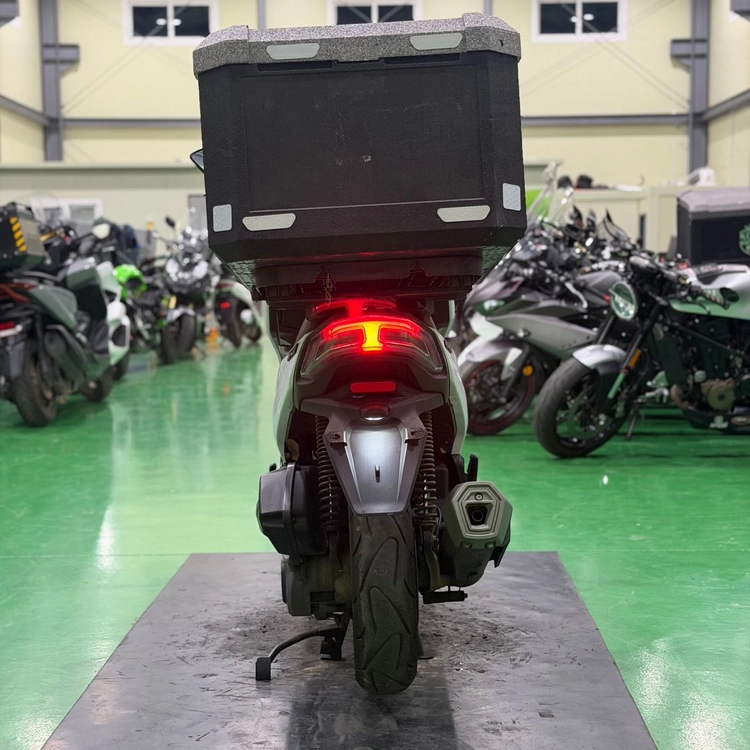 보그 sr125 25년식 5만키로 배달셋팅 스쿠터 저렴하게 판매합니다 이미지