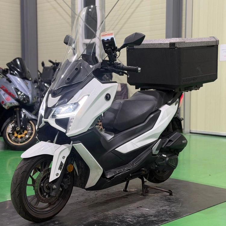 보그 sr125 25년식 5만키로 배달셋팅 스쿠터 저렴하게 판매합니다 이미지