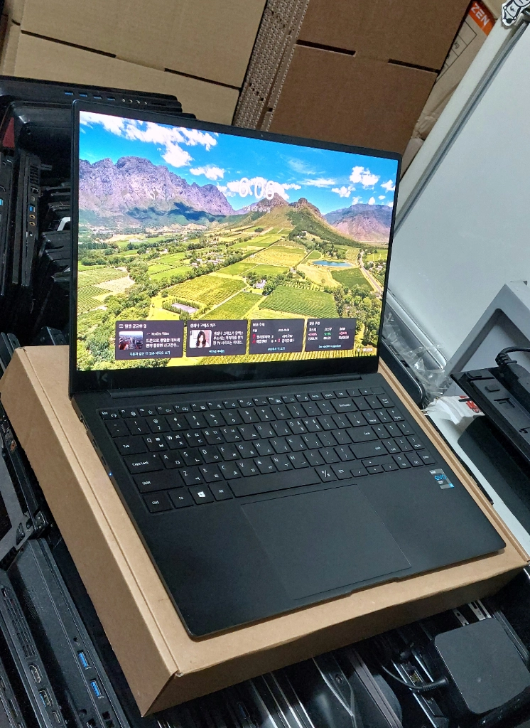 삼성 갤럭시북 프로 NT950XDB / i5-1135G7 / 8G / SSD 256GB 이미지