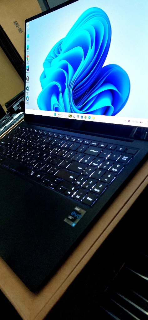 삼성 갤럭시북 프로 NT950XDB / i5-1135G7 / 8G / SSD 256GB 이미지