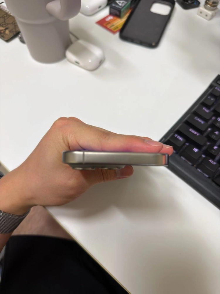 아이폰 15pro 네츄럴 티타늄 256GB 이미지
