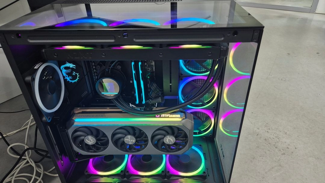 [판매] 9800X3D / RTX 5080 / NZXT 풀셋 감성 하이엔드 게이밍 PC 이미지