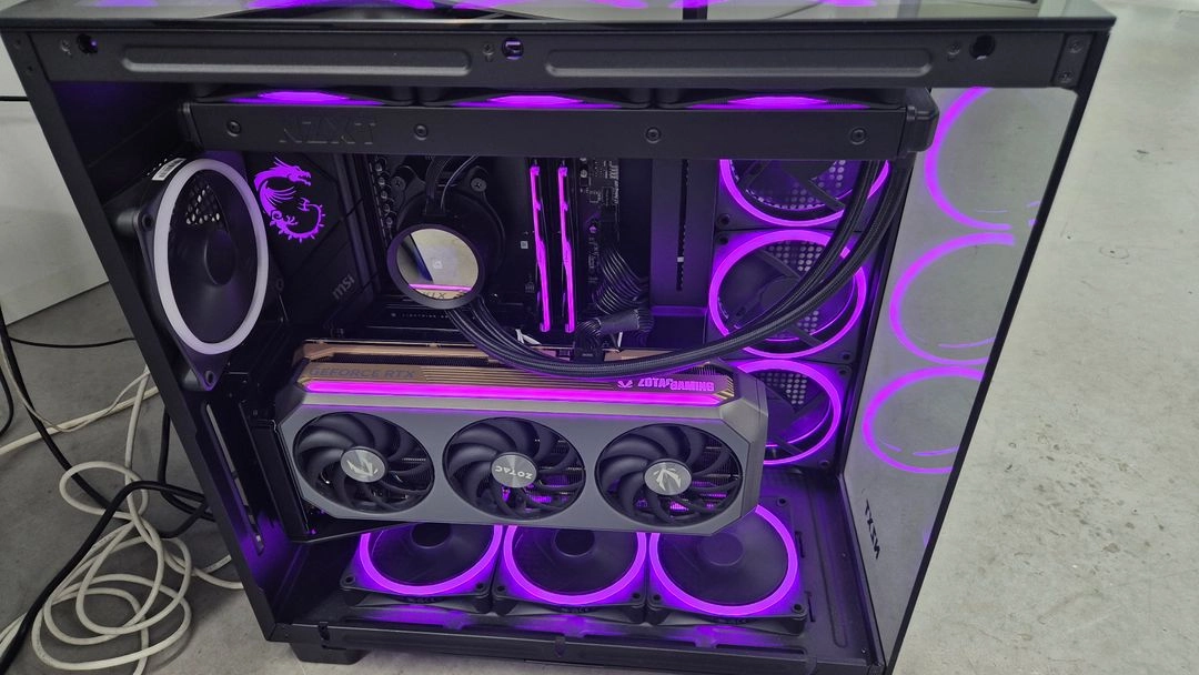 [판매] 9800X3D / RTX 5080 / NZXT 풀셋 감성 하이엔드 게이밍 PC 이미지