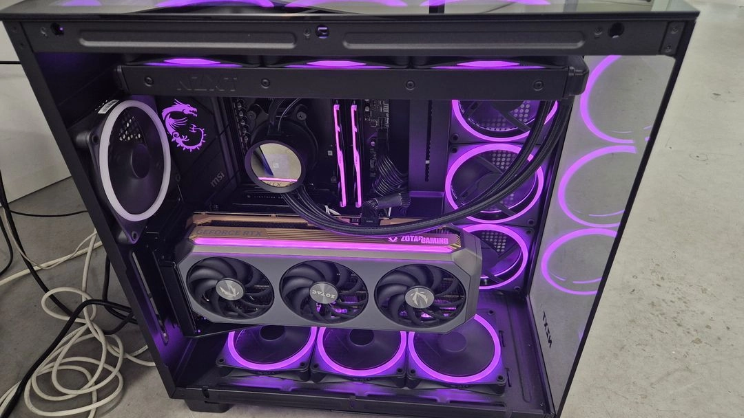 [판매] 9800X3D / RTX 5080 / NZXT 풀셋 감성 하이엔드 게이밍 PC 이미지