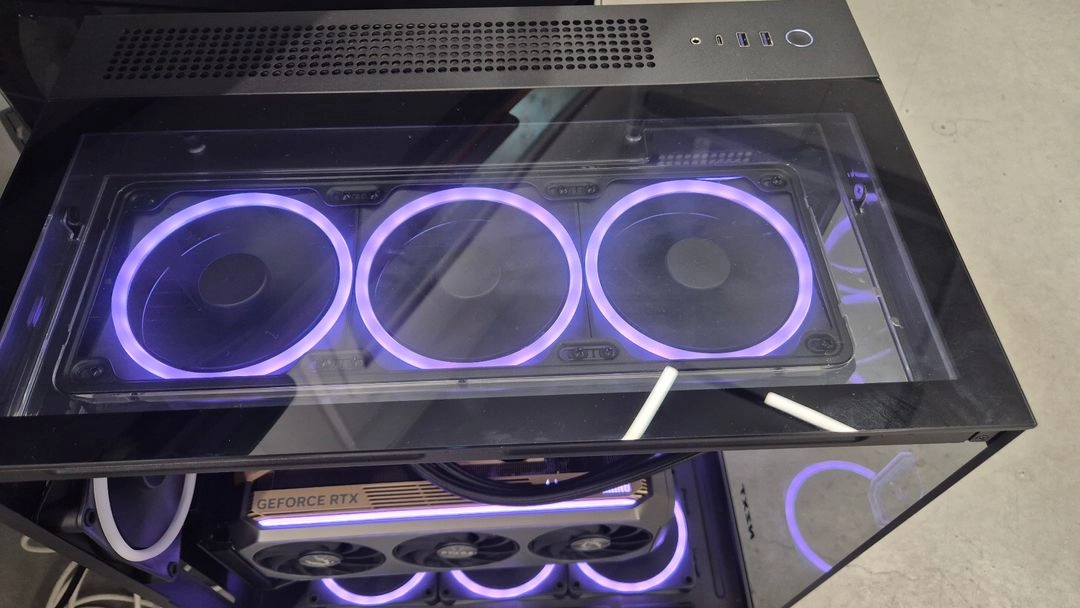 [판매] 9800X3D / RTX 5080 / NZXT 풀셋 감성 하이엔드 게이밍 PC 이미지