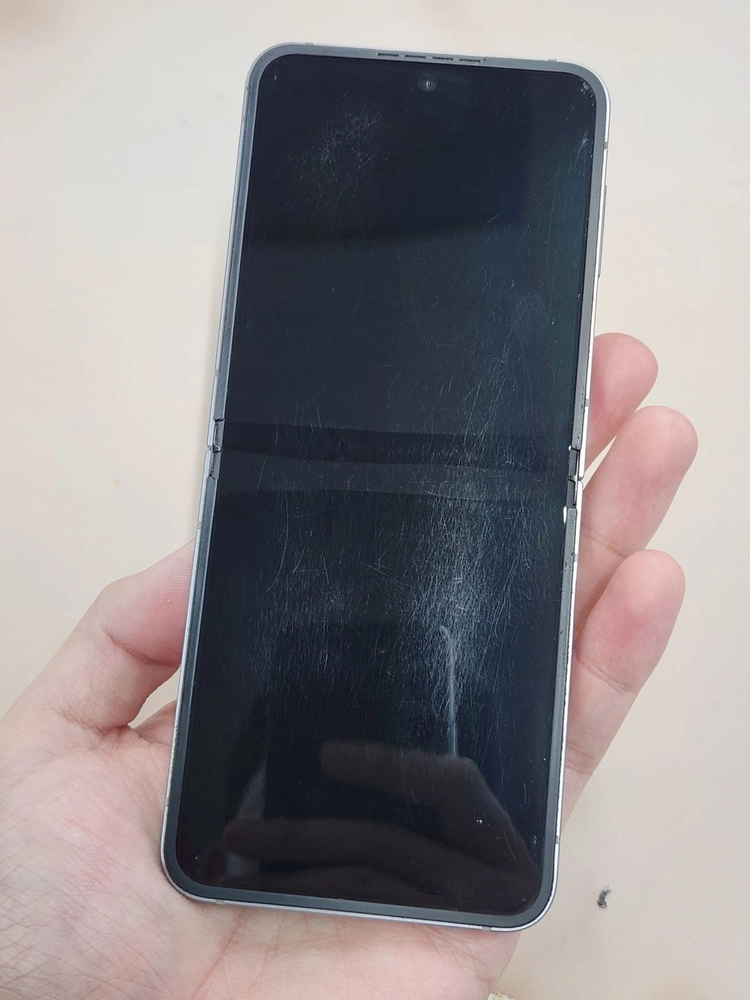 갤럭시Z플립6 256G 무잔상 실버 63926 이미지