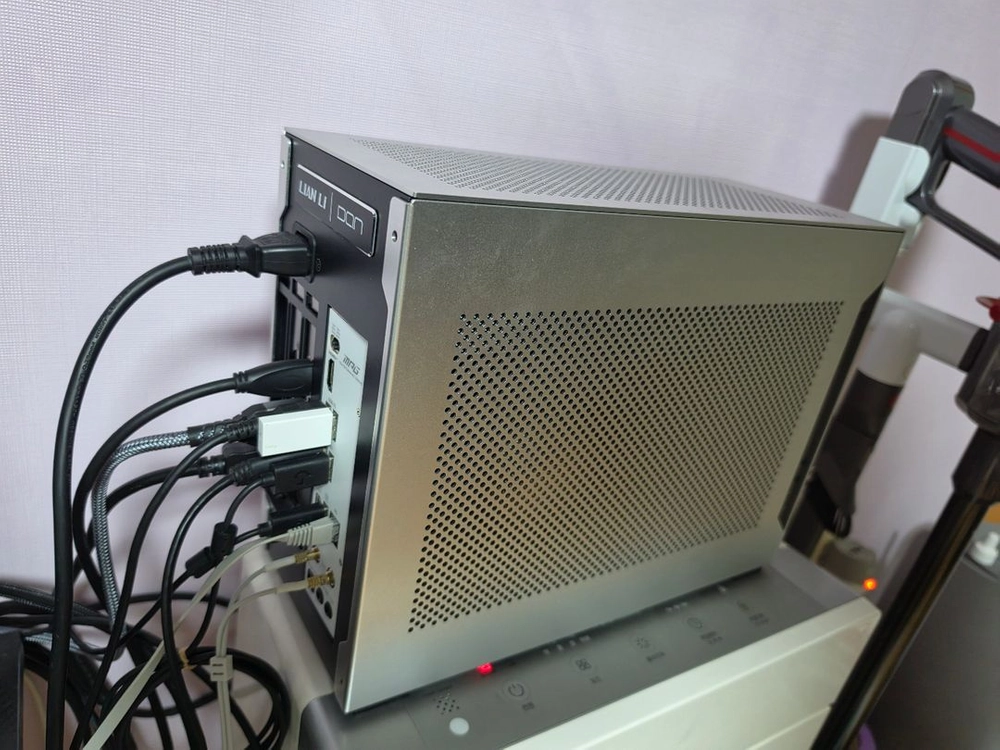 A4-H2O 9800x3d rtx5080 SFF 완본체 이미지