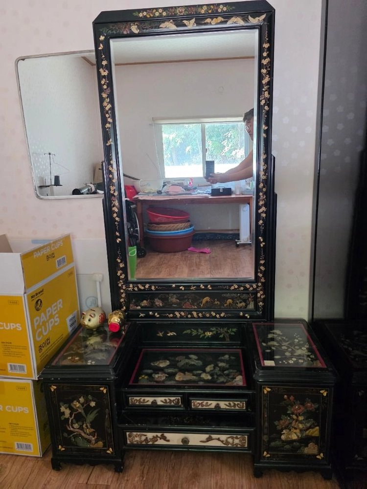 80년대 고급 옥돌 상감 장롱 + 화장대 세트 이미지